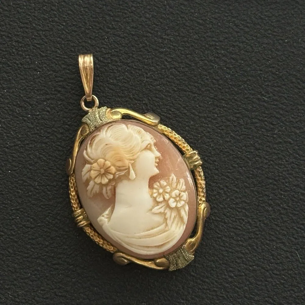 Vintage AMCO 1/20 10K GF Shell Cameo Locket Pendant Gold Filled